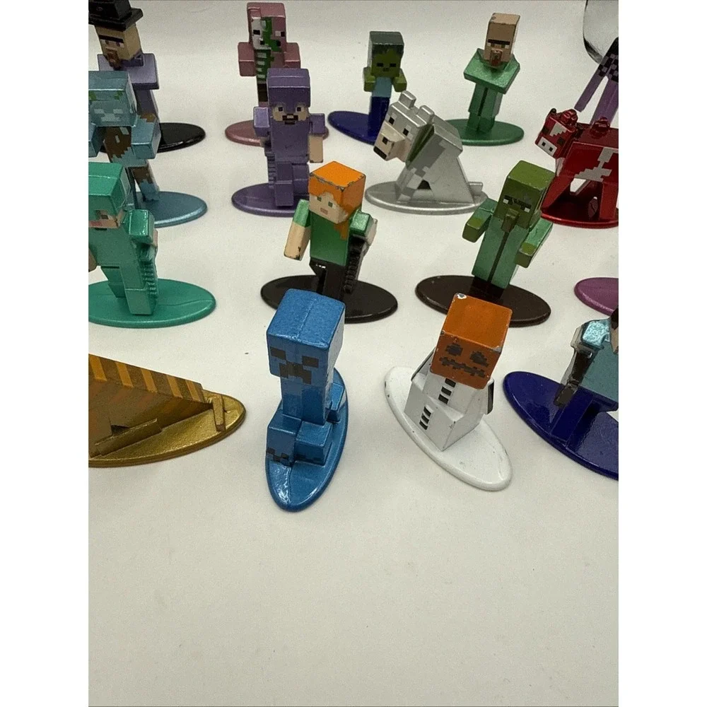 Lot Of 18‎ Minecraft Nano Metal Die Cast Figures Diecast. 5-Plastic Figures